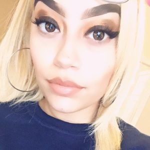 Meet your Posher, Evelyn